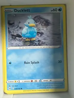 Ducklett 046/196 Common Lost Origin Pokemon Near Mint - Image 1