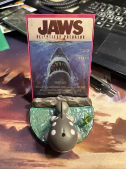Jaws, Relentless Predator (Rainbow Foil) -Foil Near Mint MTG Secret Lair - Image 1