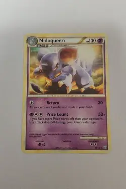 Nidoqueen 28/102 Rare HGSS Triumphant Pokemon LP - Image 1