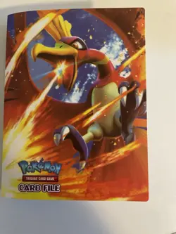 Pokemon binder filled with 250 cards - Image 2