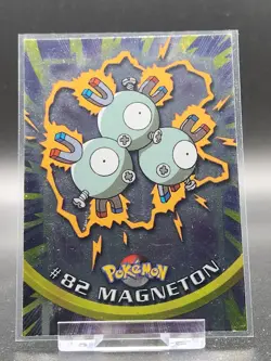 Pokemon Card - Magneton #82 - Pokemon Topps Series 2 - Silver Foil - Blue Logo - Image 1