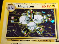 *French* Magneton 2000 Holofoil - 11/62 Fossil Pokemon Card NM - Image 4