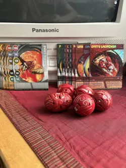 Bakugan Battle Brawlers Pyrus Lot (5 bakugan/25 cards) - Image 1