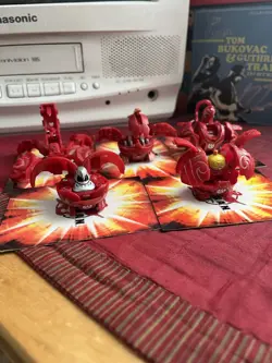 Bakugan Battle Brawlers Pyrus Lot (5 bakugan/25 cards) - Image 2