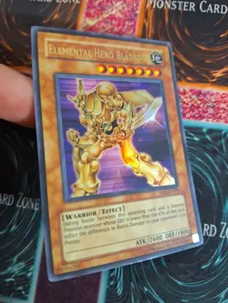 Yu-Gi-Oh! Elemental Hero Bladedge YSD-EN019 Ultra Rare Unlimited Near Mint - Image 2