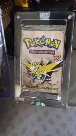 1999 POKEMON FOSSIL BOOSTER PACK ZAPDOS IN SEALED ACRYLIC CASE VINTAGE - Image 5
