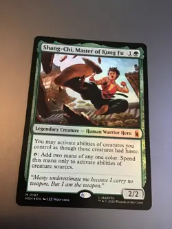 MTG Marvel Super Heroes 0187 Shang-Chi, Master of Kung Fu FOIL - Image 1
