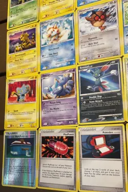 Diamond & Pearl (2007) Pokemon TCG: Base Set - Lot Of 28 Cards, 2 LP, 26 NM - Image 4
