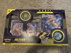 Jolteon VMAX Premium Collection Box Pokemon TCG - Image 1
