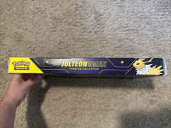 Jolteon VMAX Premium Collection Box Pokemon TCG - Image 2