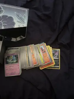 Pokemon common card lot ETB full of cards “bulk cards” - Image 2