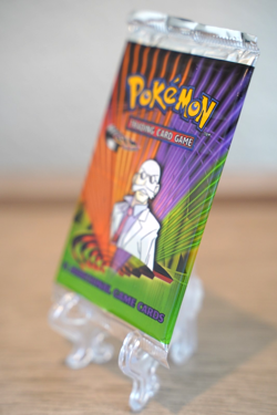 Pokemon TCG Gym Challenge Unlimited Booster Pack Blaine Art WOTC 2000 - Image 3