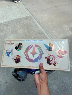 Disney Lorcana TCG Curator's Collection Heroines Edition Kit - Image 2