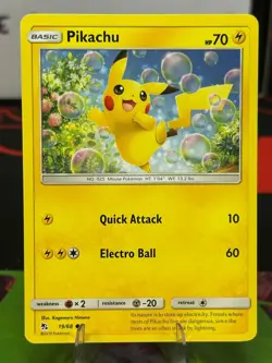 PIKACHU 19/68 HIDDEN FATES COMMON NM - Image 2