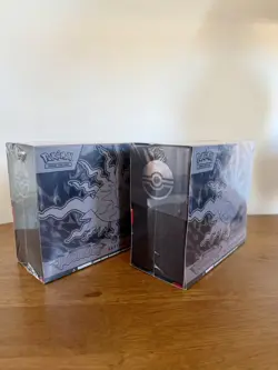 Pokemon Center - Pitch Black ETB - IN HAND | FAST POST 📦📦 - Image 3