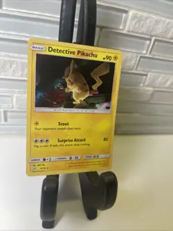 Detective Pikachu Detective Pikachu 10/18 Holo Pokemon - Image 2