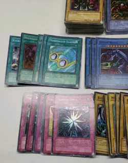 Konami Yu Gi Oh 1996 Vintage Card Lot Over 600 Cards Including 50+ HOLOS + Blimp - Image 2