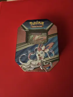 2022 Pokemon TCG V-Heroes Tin - Image 1