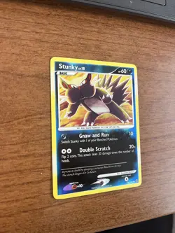 Pokemon Stunky 76/100 Reverse Holo Stormfront 2008 HP - Image 2