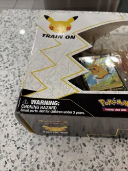 Pokemon 25th Anniversary Celebrations Pikachu VMAX Premium Figure Collection New - Image 3