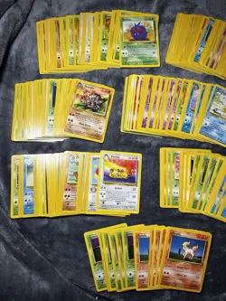 Pokemon TCG 261 bulk card lot - Image 2