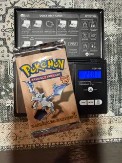 Wizards of the Coast Pokemon (WOC06071) Fossil 1st Editon Booster Pack - Image 1