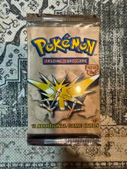 Wizards of the Coast Pokemon (WOC06071) Fossil 1st Editon Booster Pack 4702771060714 - Image 2