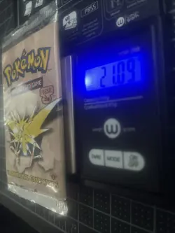 Pokemon 1st Edition Fossil Booster Pack Factory Sealed Zapdos WOTC Heavy 21.09g - Image 3