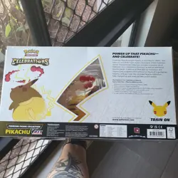 POKEMON Celebrations Premium Figure Collection Pikachu Vmax - Image 2