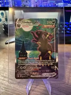 Evolving Skies Umbreon VMAX Alternate Art Secret Card 215/203 - Image 1