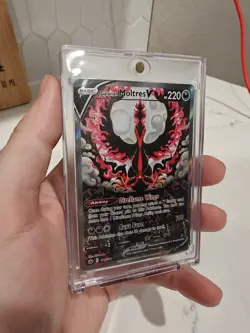 Pokemon TCG Galarian Moltres v Alternate Full Art Card 177/198 - Image 1