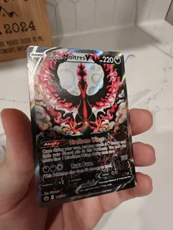 Pokemon TCG Galarian Moltres v Alternate Full Art Card 177/198 - Image 4