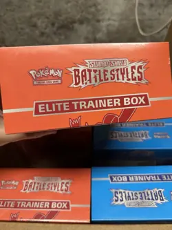 Pokemon TCG: Battle Styles Elite Trainer Box ETB Sealed Red - Image 2