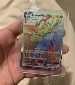 Pokemon TCG Leafeon VMAX 204/203 Swsh07: Evolving Skies Secret Rare Holo - Image 1
