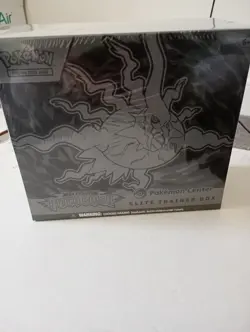 Pokemon TCG - Pitch Black Pokemon Centre ETB - Image 1