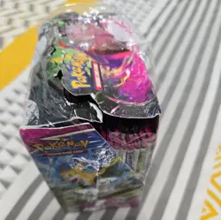 Pokemon Fusion Strike Booster Box little dmg but not open come with Acrylic Case - Image 5