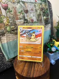Pokemon TCG - Wormadam: Sandy Cloak (Regular) - Brilliant Stars - 77/172 - Rare - Image 1
