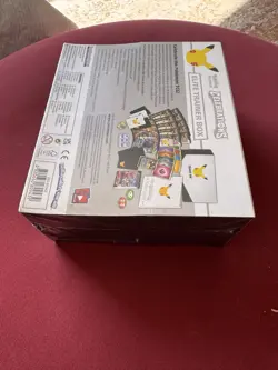 Pokemon Tcg Etb Celebrations 25 Th Sealed Whit Plexiglas Display - Image 4