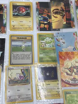 Big Lot Vintage Pokemon Cards/ Holos/Base Set Team Rocket 1995 - Image 4