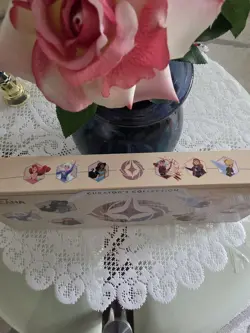 D23 Disney Lorcana Curator's 2026 Coffret Box Heroines Edition - Image 4