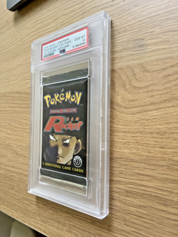 POKEMON | 1ST EDITION TEAM ROCKET 2000 | FOIL BOOSTER PACK GIOVANNI | PSA 10 - Image 4