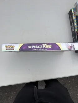 Pokemon TCG: Origin Forme Palkia VSTAR Premium Collection - Image 4