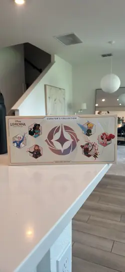 Disney Lorcana TCG Curator’s Collection Heroines Edition Box - Image 2