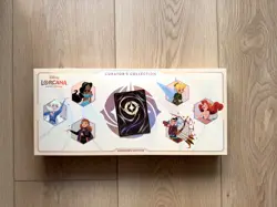DISNEY LORCANA CURATOR’S COLLECTION: HEROINES EDITION IN HAND + PROMO CARD - Image 2
