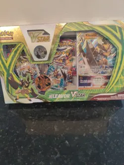 Pokemon TCG - Kleavor VSTAR Premium Collection 820650851254 - Image 1