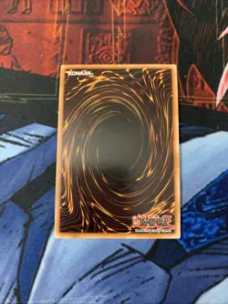 Blue Eyes White Dragon SDBE-EN001 Ultra Rare Holo 1st Edition Yu-Gi-Oh! Konami - Image 5