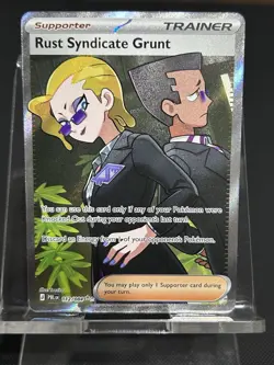 Pokemon TCG Rust Syndicate Grunt 112/084 SV04 Paradox Rift Full Art Holo UR - Image 1