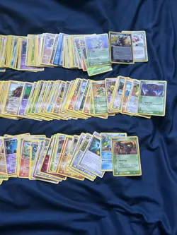 Vintage Pokemon Lot of 208 cards / 81 reverse-holo / 5 stamped / 122 normal - Image 4