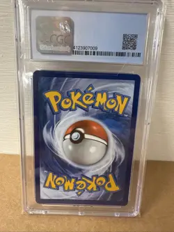 CGC 9.5 GEM MINT Umbreon Gold Star Celebrations Classic Collection Pokemon 17/17 - Image 2