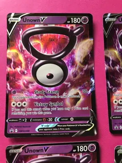 4 X Pokemon TCG Unown V SWSH300 Black Star Promo Card Holo Near Mint - Image 2